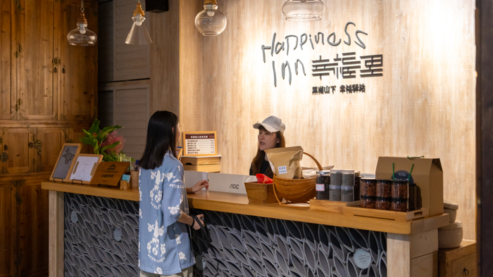 △游客入住鼎湖山景区周边民宿。鼎湖区融媒体中心记者 赖超 摄