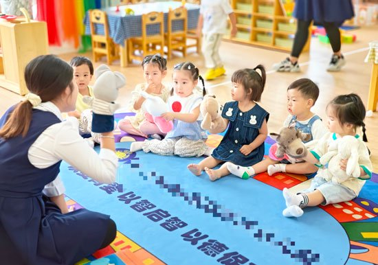 内蒙古通辽亿优宝贝托育园是一所托育一体化幼儿园，园内有托位数50个。受访者供图