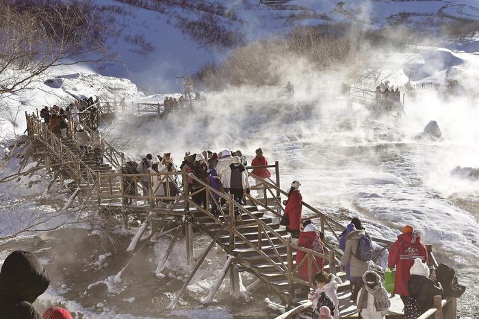 长白山北景区冬日温泉惹人醉。孙寰宇 摄