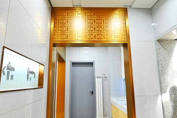 卫生间上的亚字纹设计