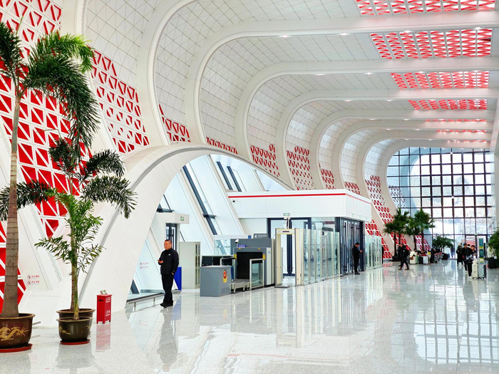 亚布力西站候车厅