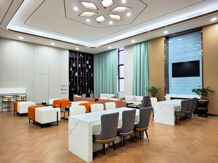 亚布力西站新增的商务候车室