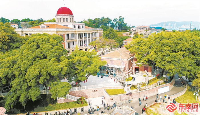 改造提升后的鼓浪屿八卦楼重新开放。福建日报记者 施辰静 摄