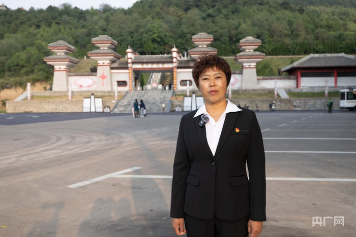 小黄村党支部书记、村委会主任于小春（央广网记者  郎麒  摄）