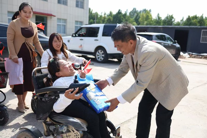 大名县残联调研残疾人就业情况、看望残疾人（央广网发  大名县残联供图）