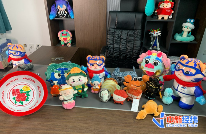 智多娃玩具生产的毛绒玩具产品 中新经纬林琬斯摄