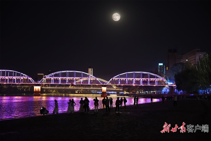 △兰州中山桥夜景。新甘肃·甘肃日报记者  田蹊