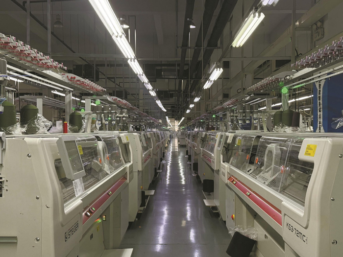 慈星股份智能化示范工厂生产线。