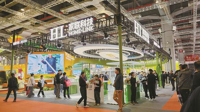 第三十二届上海国际酒店及餐饮业博览会上的家联科技展台。来源：公司官网