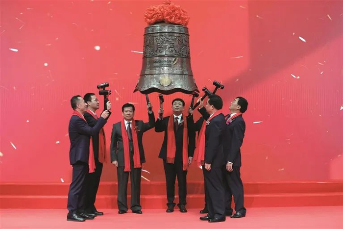 2020年公司在深交所敲钟上市
