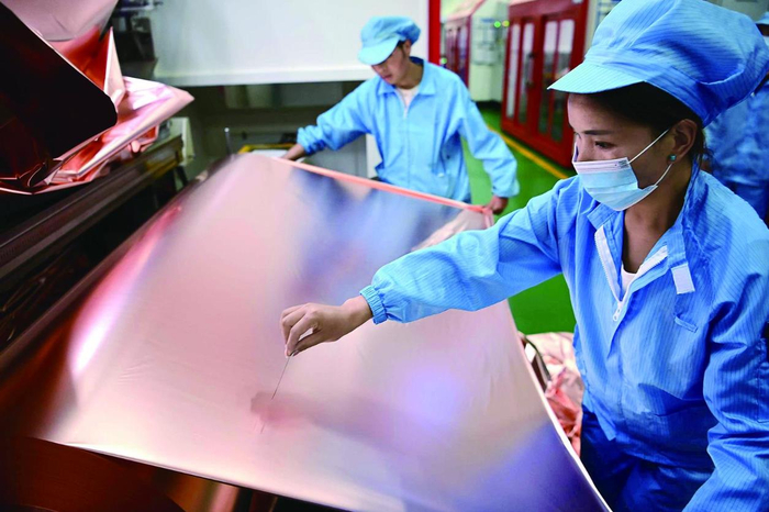 青海诺德新材料有限公司生产车间。陆广涛 摄