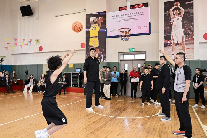 ▲姚明参与罚球比赛