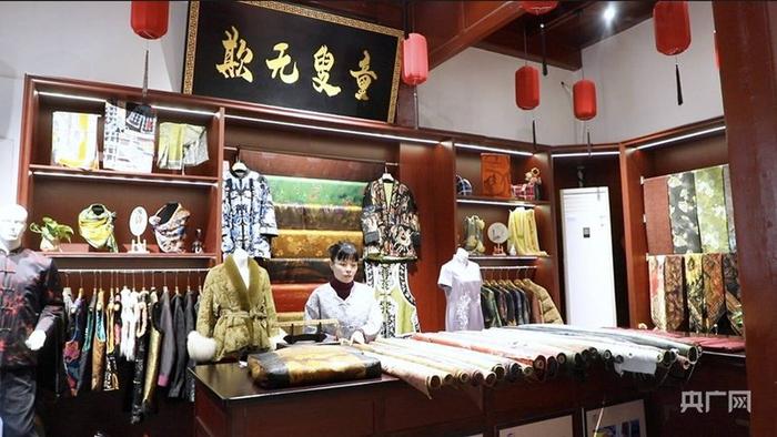 周村古商城内的店铺（央广网记者 程立龙 摄）