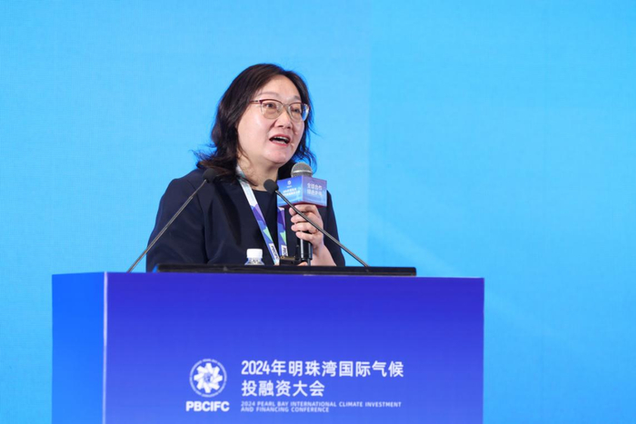 图为云南省生态环境科学研究院副院长余艳红发表演讲