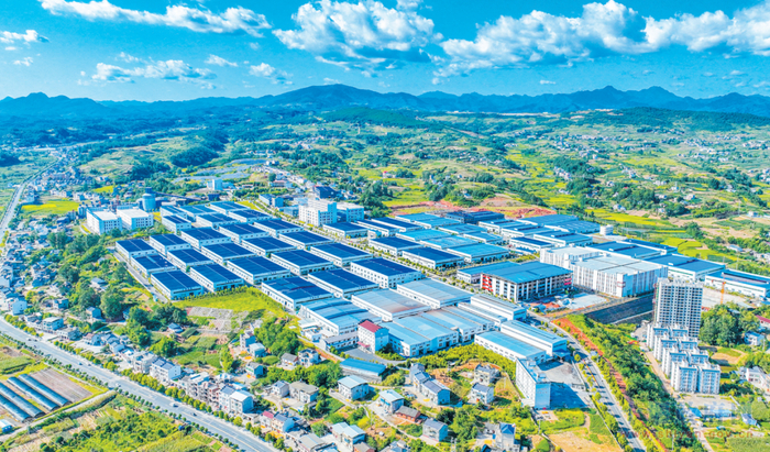 竹山县宝丰镇汽配卫浴产业园 王俊 摄