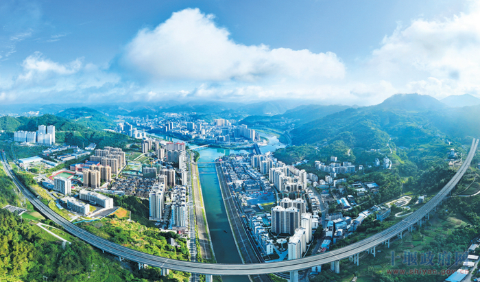 竹山县城 邵义龙 章伟 摄