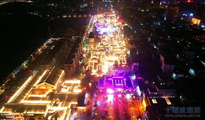 房县西关印象 全正 摄