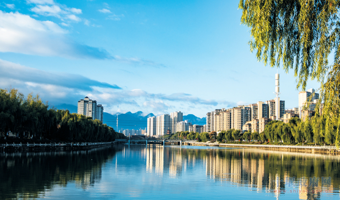 房县县城 刘昆 摄