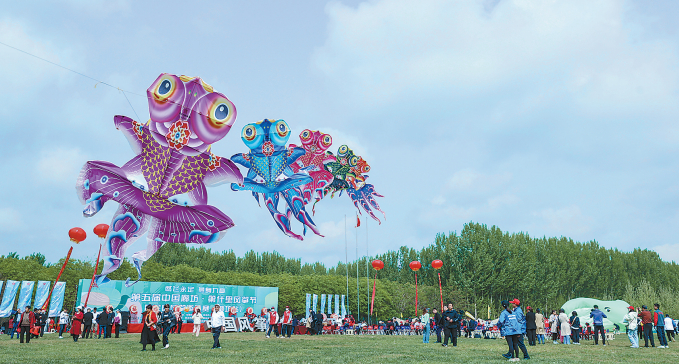 图为第五届中国廊坊·第什里风筝节暨全国风筝邀请赛（廊坊站）在安次区第什里风筝小镇开幕。（资料片） 记者 贾珺 摄