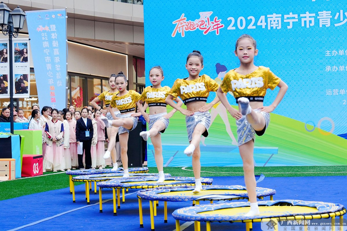 邕城体操少年上场展技能。主办方供图
