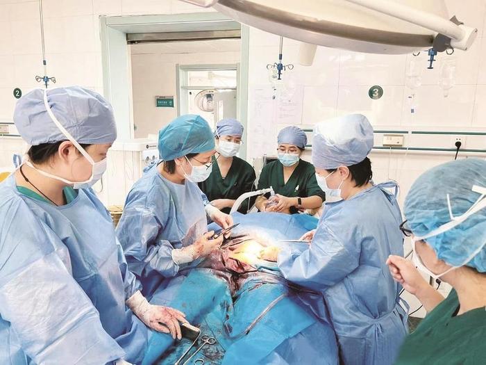 生死时速，产科成功抢救胎盘早剥产妇