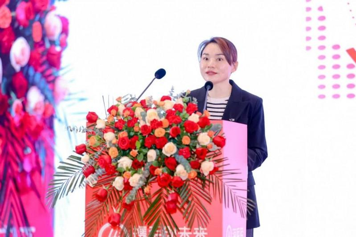 　海底捞执行董事兼副总经理宋青