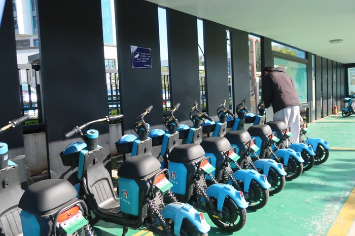 氢能两轮车（央广网见习记者  郑少纯  摄）