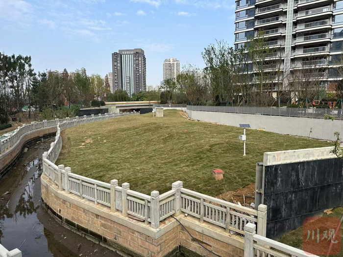 草地下为13座原址回填的窑址