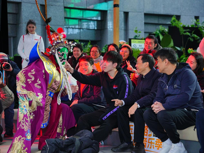 国乒队员走进玉林三巷·民谣里