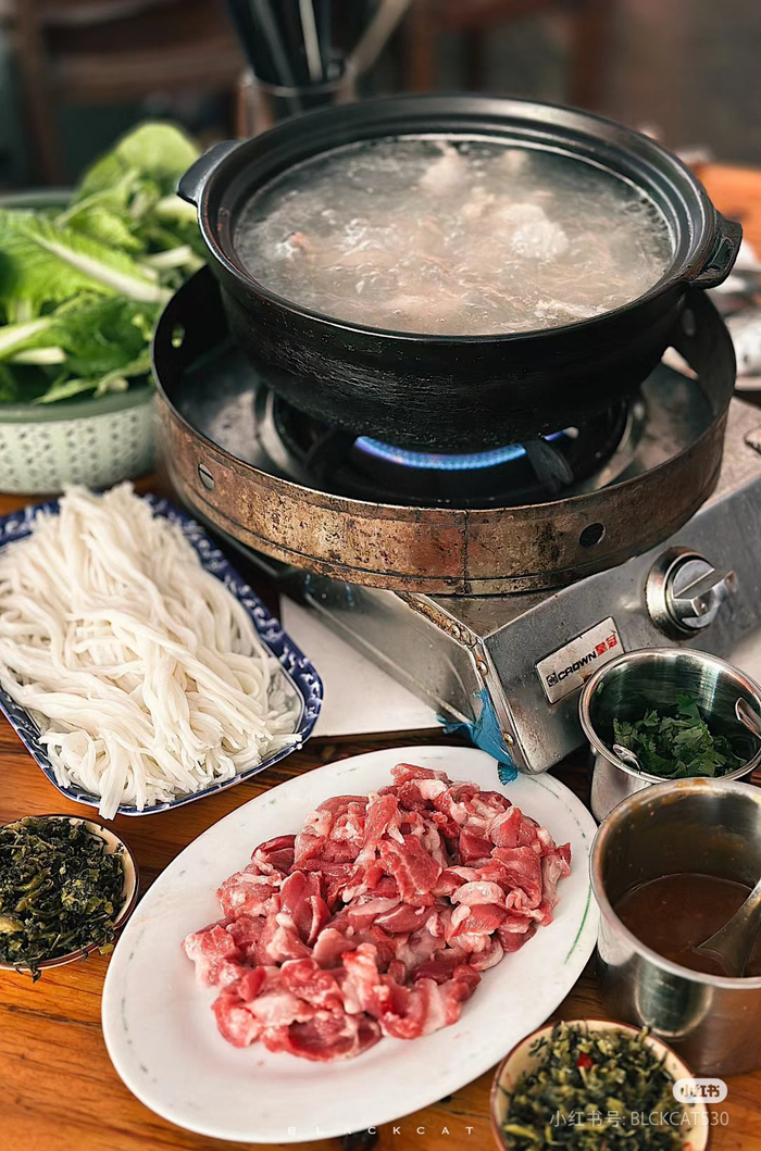 屯昌黑猪肉涮粉。图片来源：小红书用户 黑猫blackcat