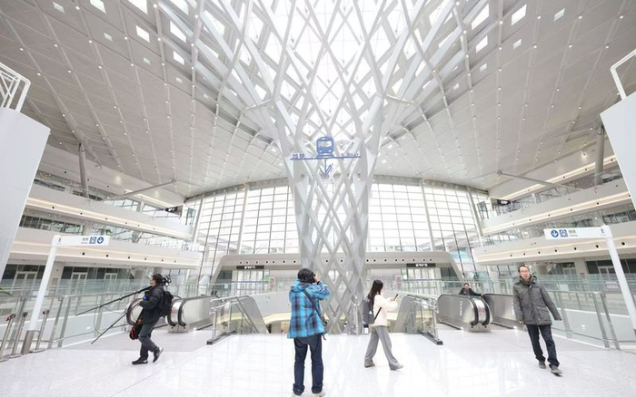 北京朝阳站交通枢纽将于12月15日同步投运，可实现多种交通方式换乘。新京报记者 王贵彬 摄