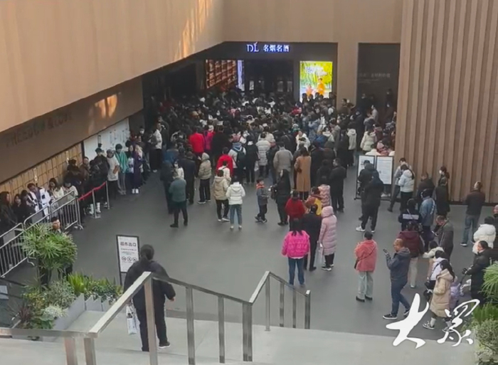 一名代购发布的代购实时拍摄的照片