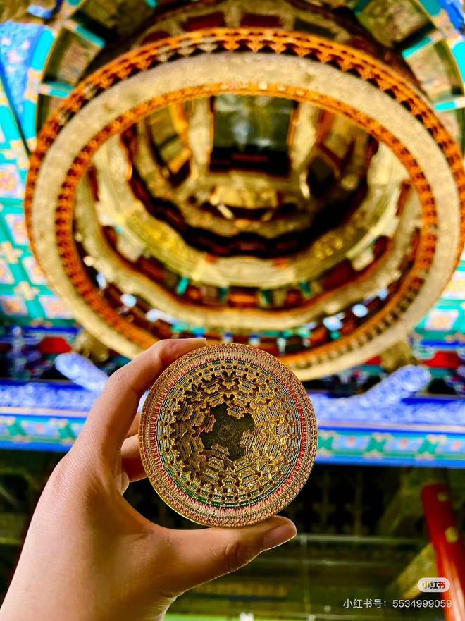 天宫藻井冰箱贴图片来源：小红书@华彩优选博物文创