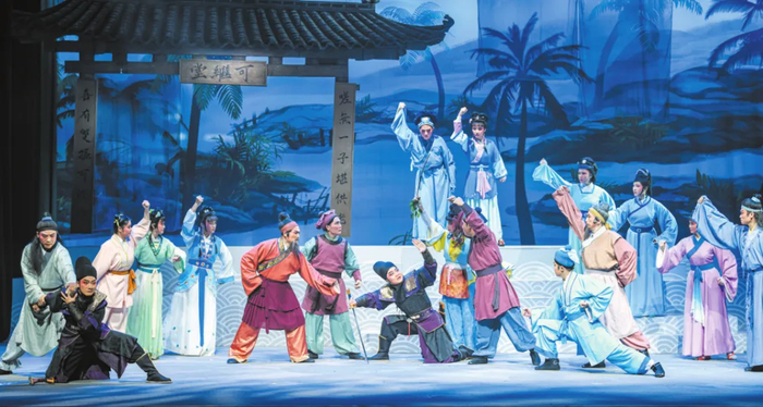 耳熟能详的琼剧是海南海口独特的文化印记。图为原创琼剧《丘濬》在海南戏院上演。记者 苏弼坤 摄