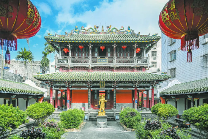 琼台福地是当地群众前来观光祈福的历史文化胜地。记者 苏弼坤 摄