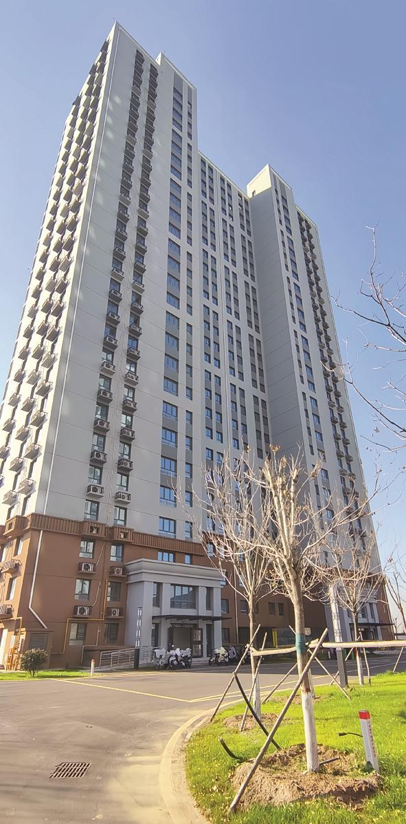         人才嘉苑小区外景。                                 薛雅兰 摄    