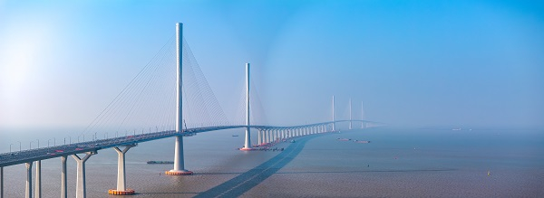 黄茅海跨海通道伫立海上