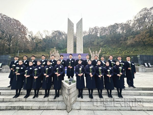 空勤员工代表参加活动（东航江苏公司供图）