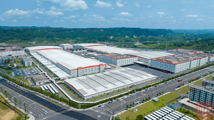 俯瞰宜宾动力电池生产基地。罗顺 摄