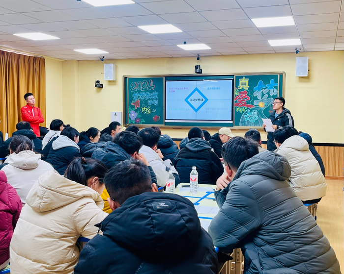 　　结课仪式 颁发证书