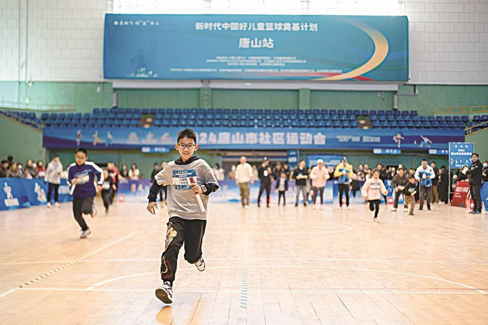         图为分站赛比赛当日，来自路南、路北各个社区的选手们齐聚市体育馆，在多个项目中展开激烈角逐。