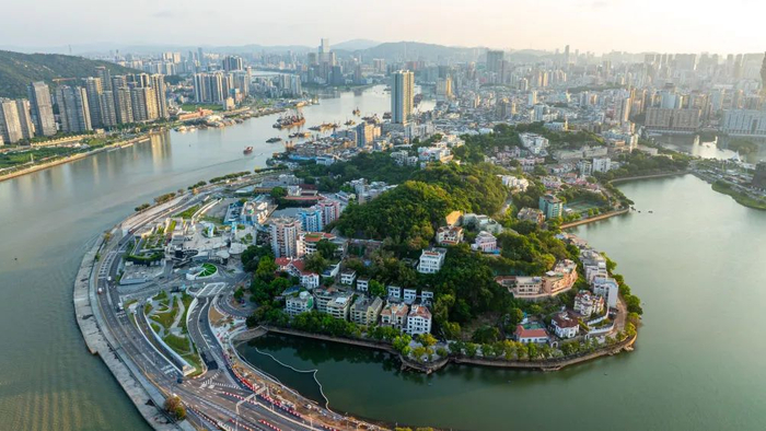 这是8月8日拍摄的澳门半岛景色（无人机照片）。新华社发（张金加摄）