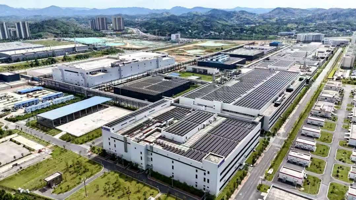 湖南三安半导体项目是中国第一条、世界第三条碳化硅全产业链生产线项目