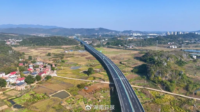 （水井塘特大桥。通讯员供图）