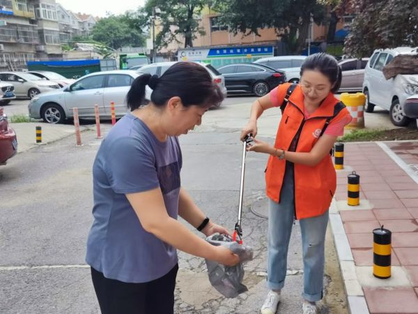 北京市石景山区鲁谷街道七星园南社区书记助理、鲁谷街道选调生 徐溪漫