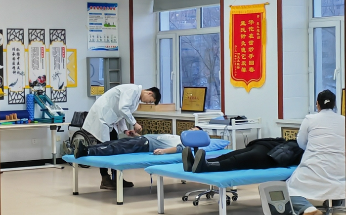 康复治疗（央广网记者  陈显春  摄）