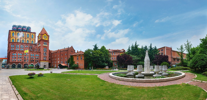 图1：青岛啤酒始建于1903年，是中国历史悠久的啤酒制造厂商