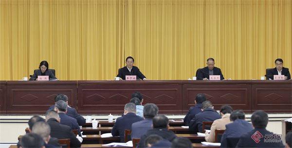 12月19日，全省学习运用“千万工程”经验，推进“旅居云南”发展和健康县城建设现场会在文山州广南县召开。记者 黄兴能 摄