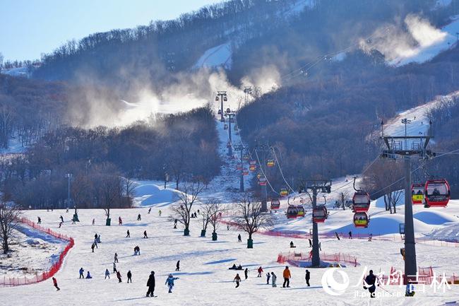 松花湖滑雪旅游度假区。人民网记者 李洋摄