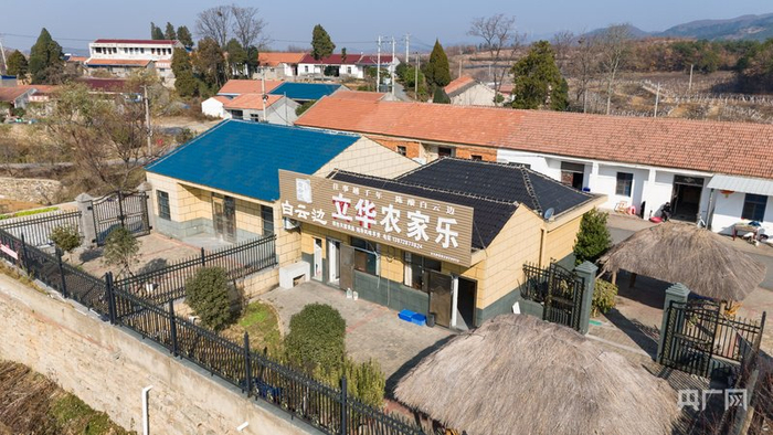 观音村村民在家门口开起农家乐（央广网见习记者邓子依  摄）